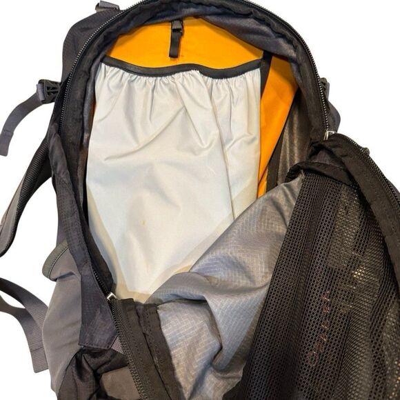 Osprey Stratos 24 Backpack Outdoors Backpacking Medium 24 Liters Grey Black Read - Picture 8 of 12